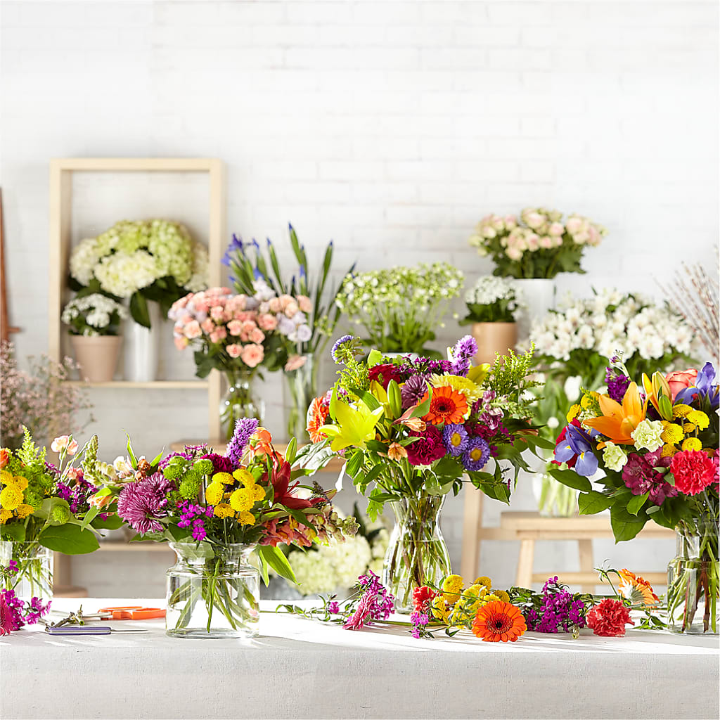 Bold & Bright – A Florist Original – LESLIE'S FLOWERS & PARTY SUPPLIES, Howell NJ