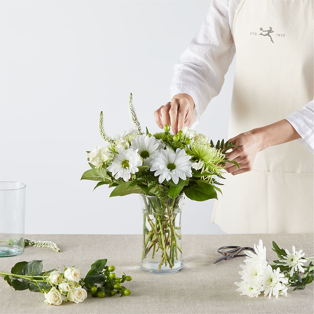Irish Garden - A Florist Original – LESLIE'S FLOWERS & PARTY SUPPLIES, Howell NJ