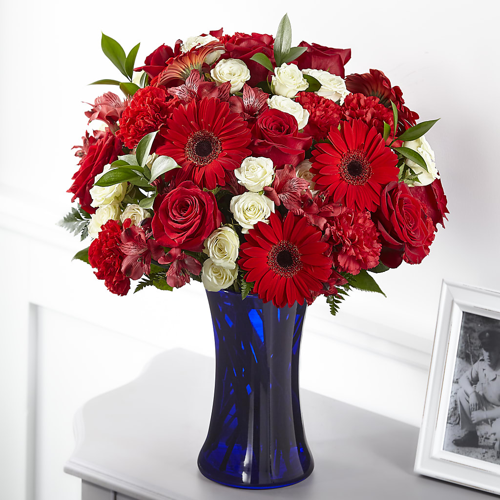 Hearts Embrace Bouquet – LESLIE'S FLOWERS & PARTY SUPPLIES, Howell NJ