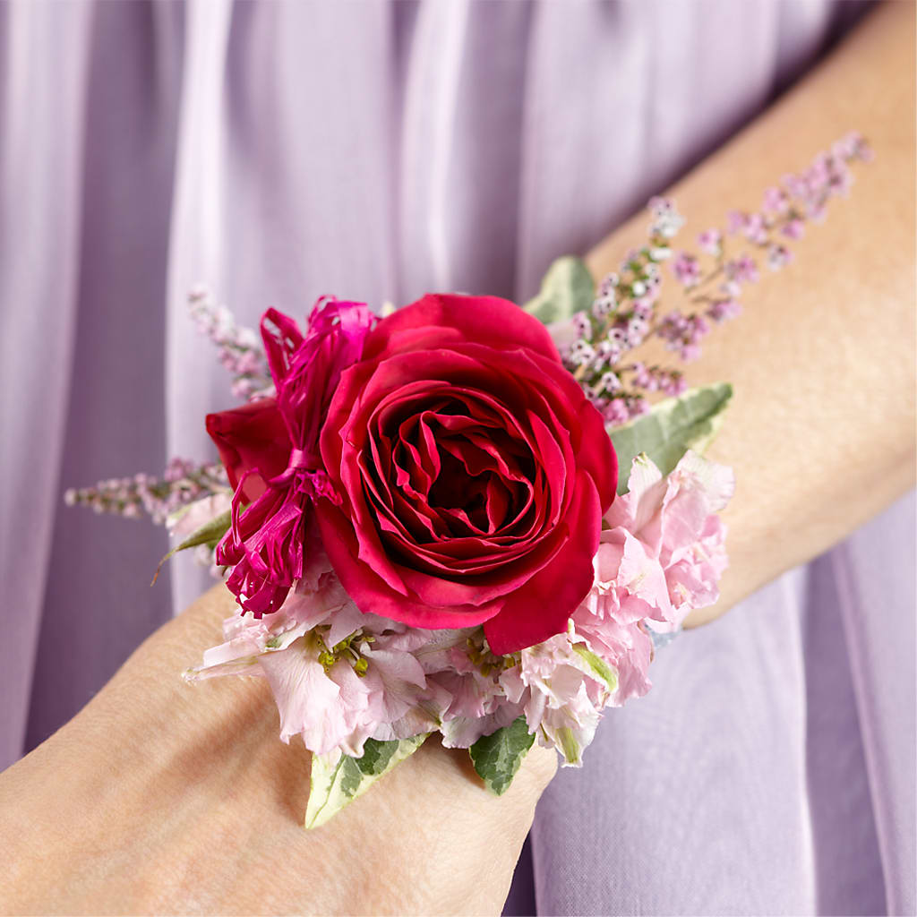 Rose Charm Corsage – LESLIE'S FLOWERS & PARTY SUPPLIES, Howell NJ