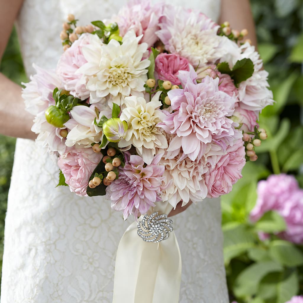 Heart's Promise Bouquet – LESLIE'S FLOWERS & PARTY SUPPLIES, Howell NJ
