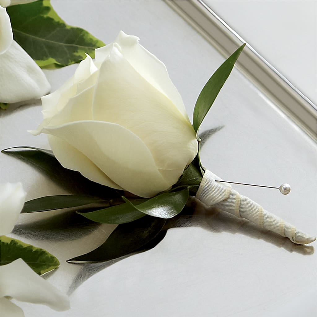 White Rose Boutonniere – LESLIE'S FLOWERS & PARTY SUPPLIES, Howell NJ