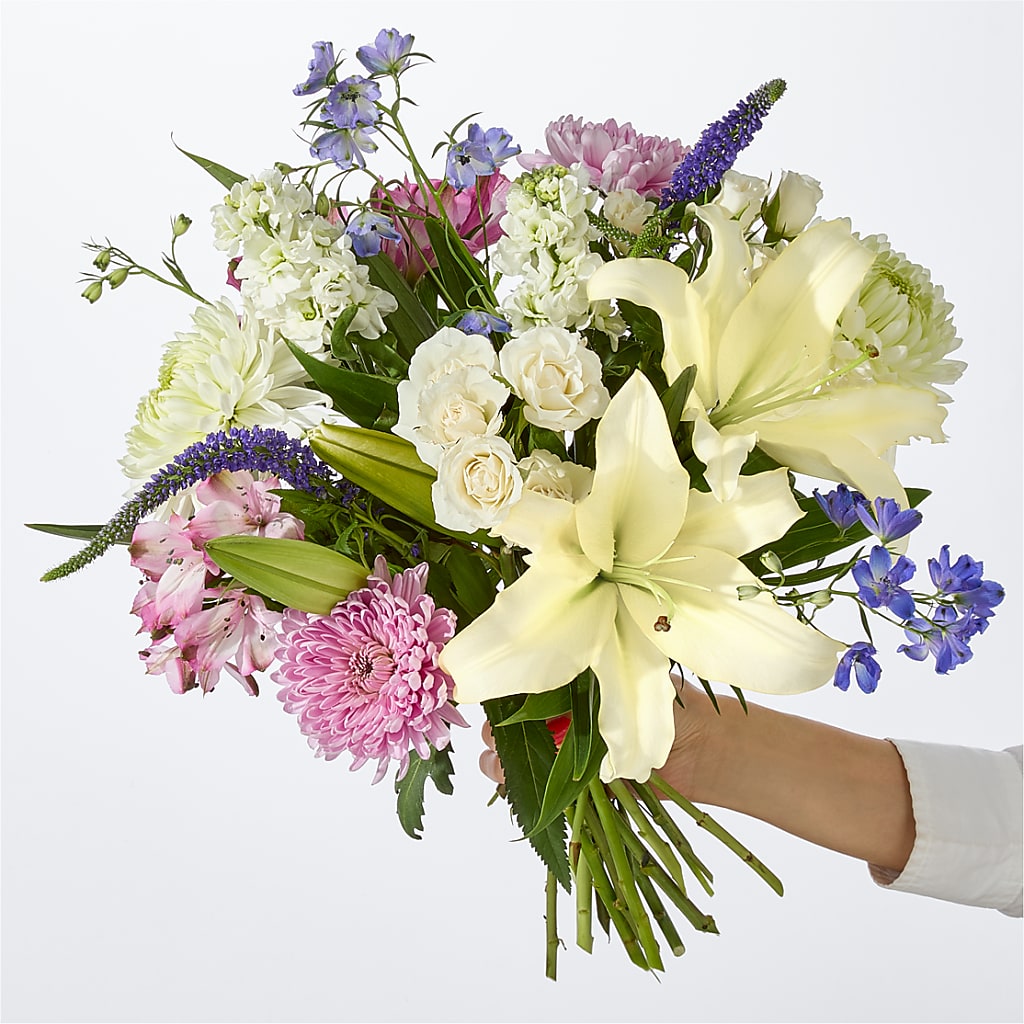 Winter Celebration Bouquet – LESLIE'S FLOWERS & PARTY SUPPLIES, Howell NJ