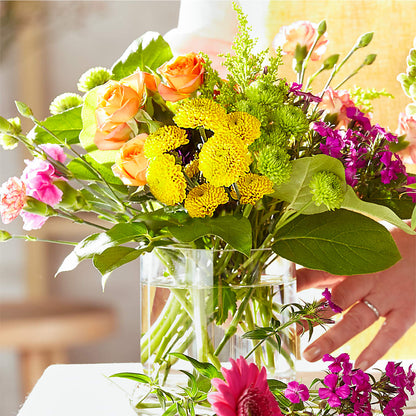 Bold & Bright – A Florist Original – LESLIE'S FLOWERS & PARTY SUPPLIES, Howell NJ
