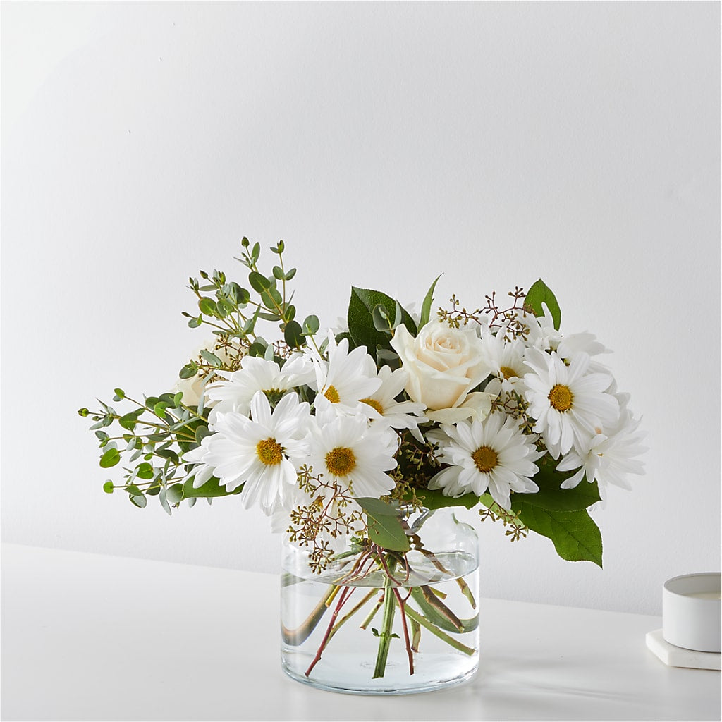 Fresh Linen Bouquet – LESLIE'S FLOWERS & PARTY SUPPLIES, Howell NJ