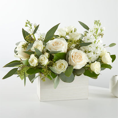 Fresh Linen Box Bouquet – LESLIE'S FLOWERS & PARTY SUPPLIES, Howell NJ