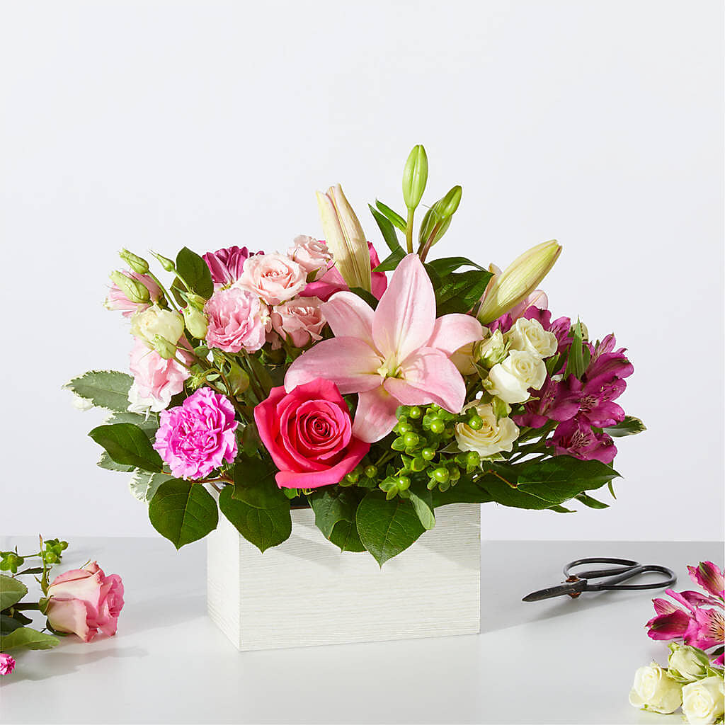 Sweetberry Box – A Florist Original – LESLIE'S FLOWERS & PARTY SUPPLIES, Howell NJ