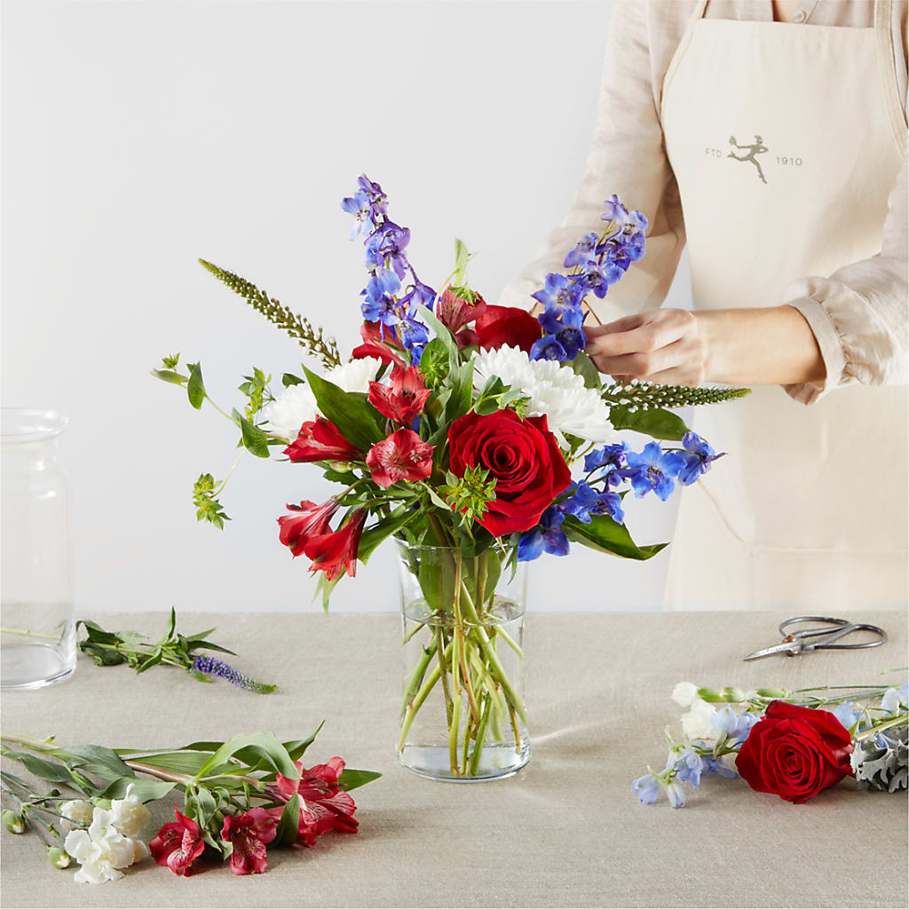 Star Spangled - A Florist Original – LESLIE'S FLOWERS & PARTY SUPPLIES, Howell NJ