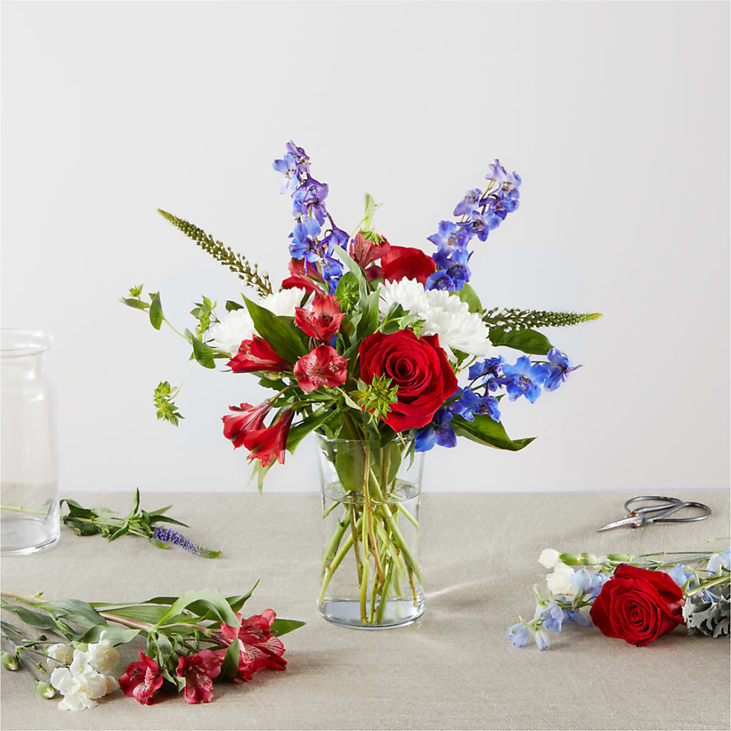 Star Spangled - A Florist Original – LESLIE'S FLOWERS & PARTY SUPPLIES, Howell NJ