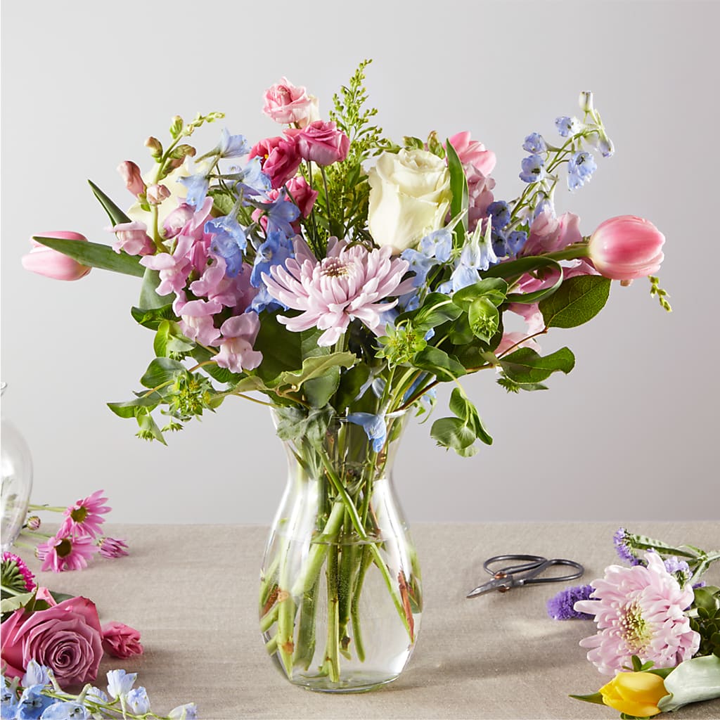 Pastel Tradition - A Florist Original – LESLIE'S FLOWERS & PARTY SUPPLIES, Howell NJ