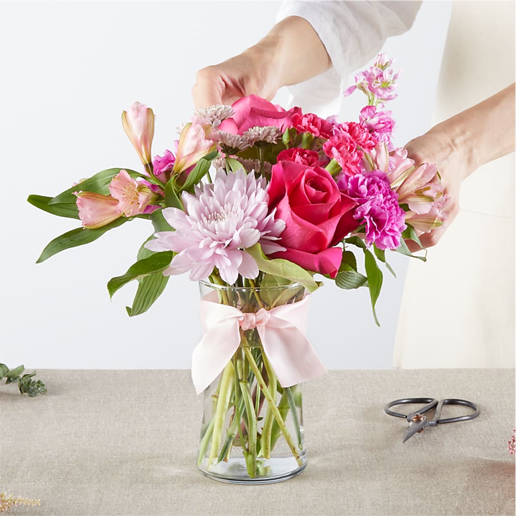 Pink Ribbon - A Florist Original – LESLIE'S FLOWERS & PARTY SUPPLIES, Howell NJ