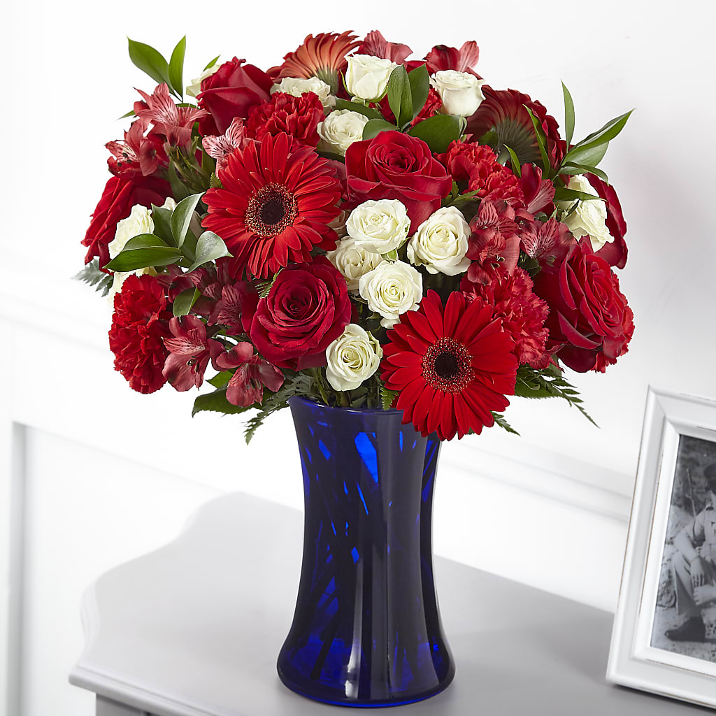 Hearts Embrace Bouquet – LESLIE'S FLOWERS & PARTY SUPPLIES, Howell NJ