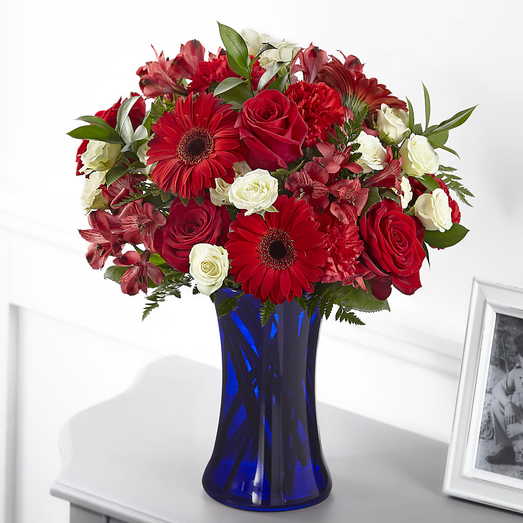 Hearts Embrace Bouquet – LESLIE'S FLOWERS & PARTY SUPPLIES, Howell NJ
