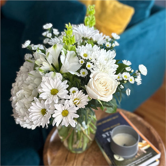 Classic Ivory – A Florist Original – LESLIE'S FLOWERS & PARTY SUPPLIES, Howell NJ