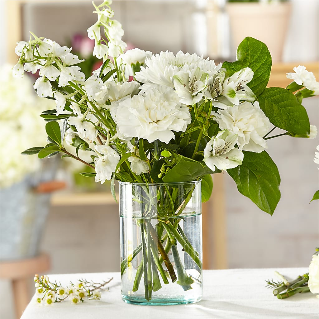 Classic Ivory – A Florist Original – LESLIE'S FLOWERS & PARTY SUPPLIES, Howell NJ