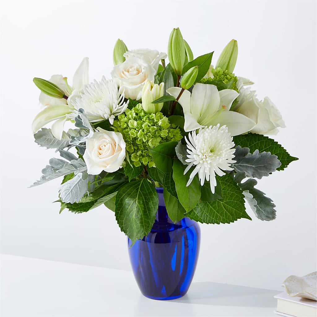 Snowy Dreams Bouquet – LESLIE'S FLOWERS & PARTY SUPPLIES, Howell NJ