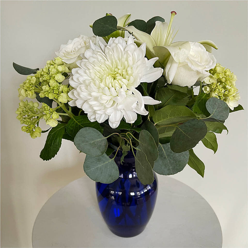 Snowy Dreams Bouquet – LESLIE'S FLOWERS & PARTY SUPPLIES, Howell NJ