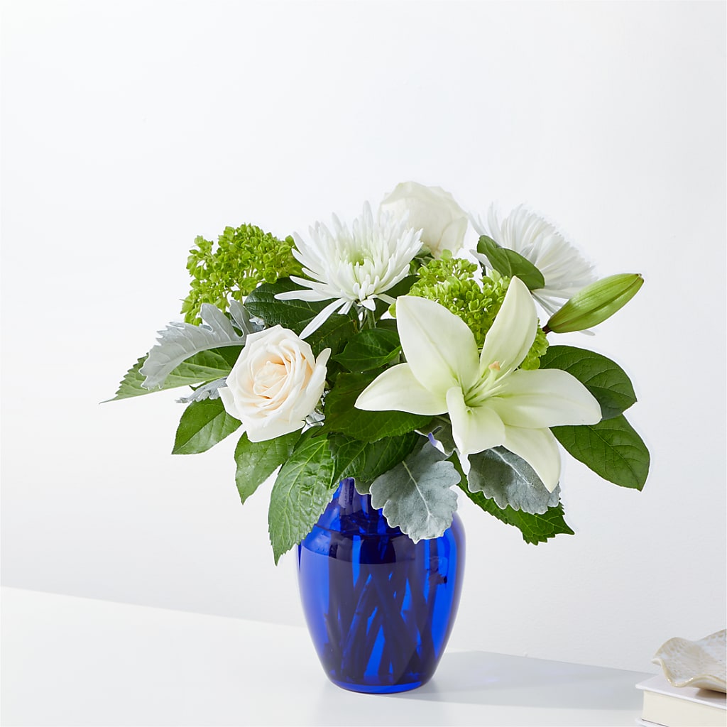 Snowy Dreams Bouquet – LESLIE'S FLOWERS & PARTY SUPPLIES, Howell NJ