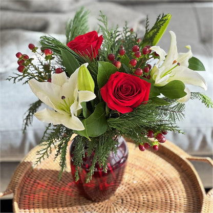 Evergreen Delight Bouquet – LESLIE'S FLOWERS & PARTY SUPPLIES, Howell NJ
