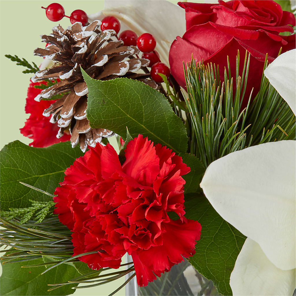 Glistening Icicles Bouquet – LESLIE'S FLOWERS & PARTY SUPPLIES, Howell NJ