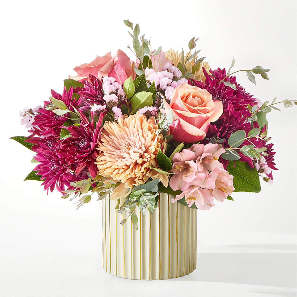 Berry Cobbler Bouquet with Ivory Vase – LESLIE'S FLOWERS & PARTY SUPPLIES, Howell NJ