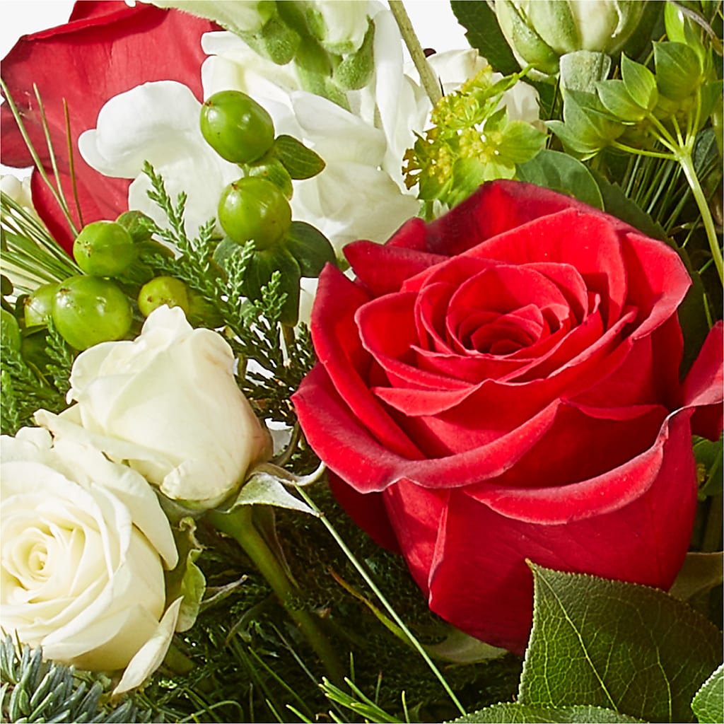 Deck the Halls Bouquet – LESLIE'S FLOWERS & PARTY SUPPLIES, Howell NJ
