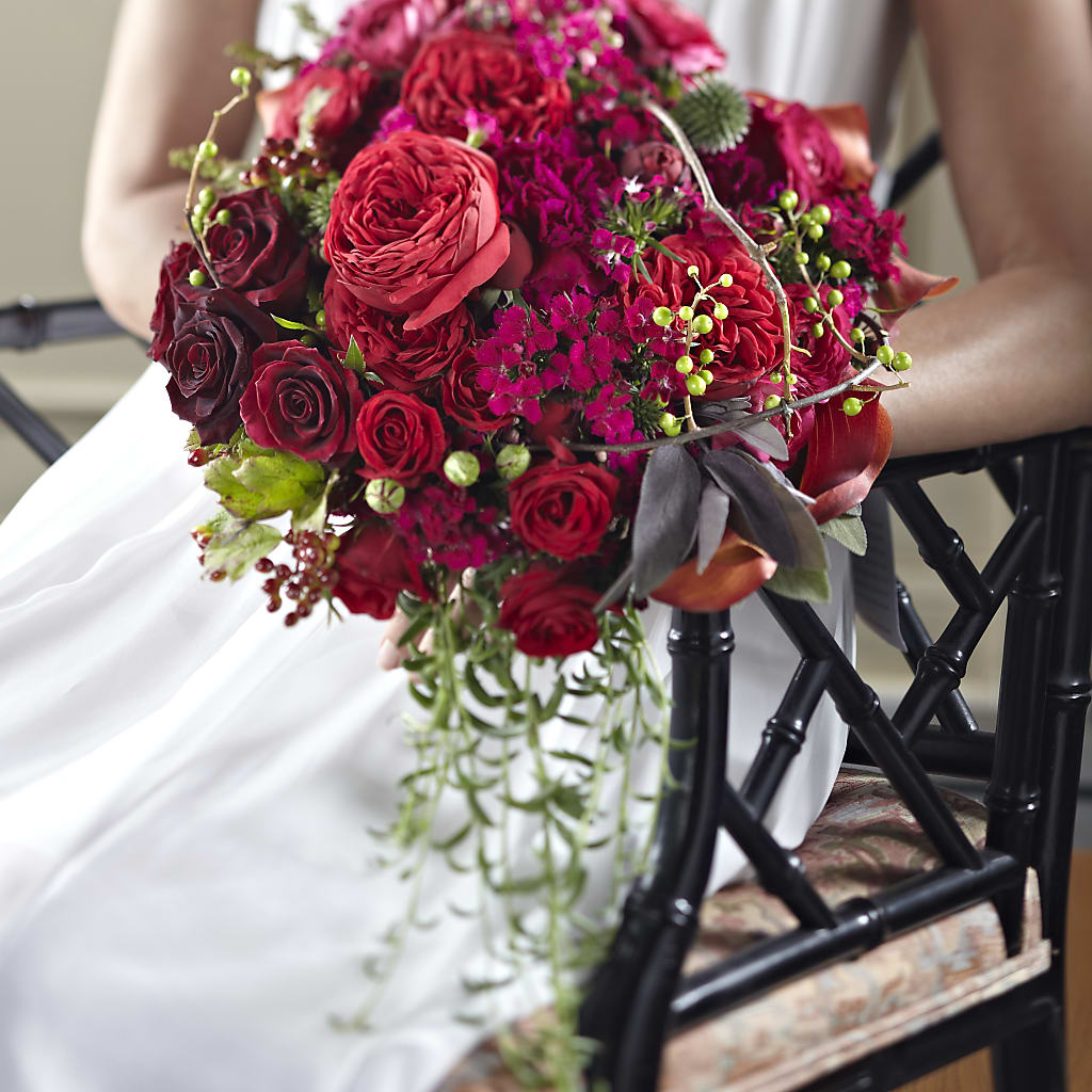 Pure Grace Bouquet  – LESLIE'S FLOWERS & PARTY SUPPLIES, Howell NJ