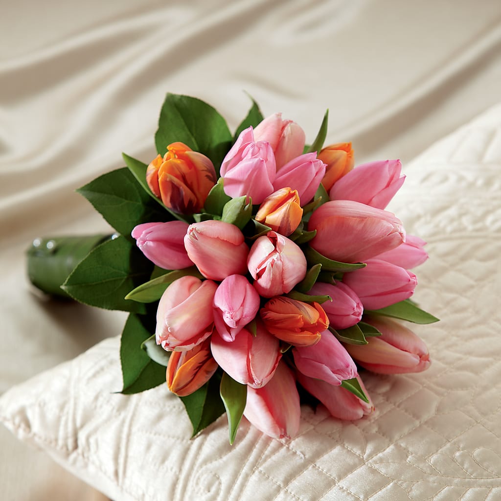 Embraceable Bouquet – LESLIE'S FLOWERS & PARTY SUPPLIES, Howell NJ