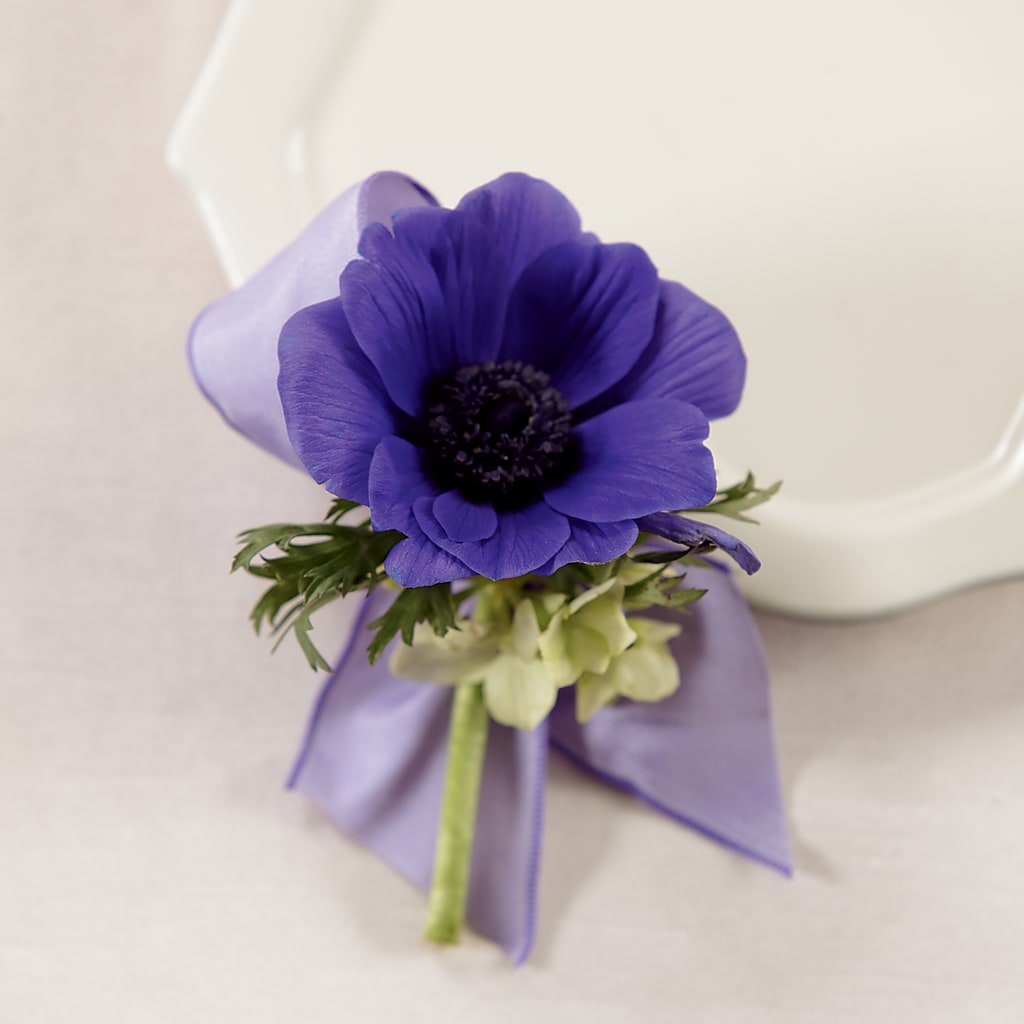 Purple Passion Boutonniere – LESLIE'S FLOWERS & PARTY SUPPLIES, Howell NJ