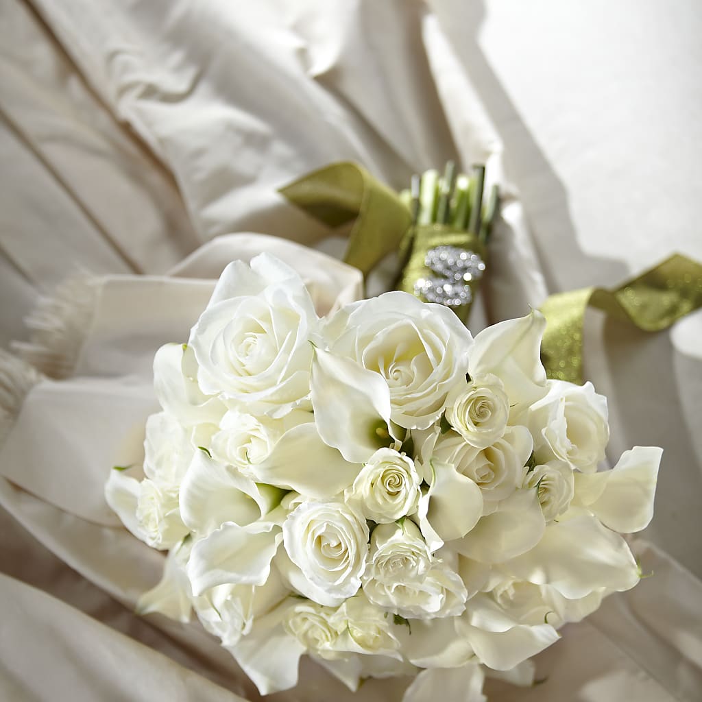 Serene Highness Bouquet – LESLIE'S FLOWERS & PARTY SUPPLIES, Howell NJ