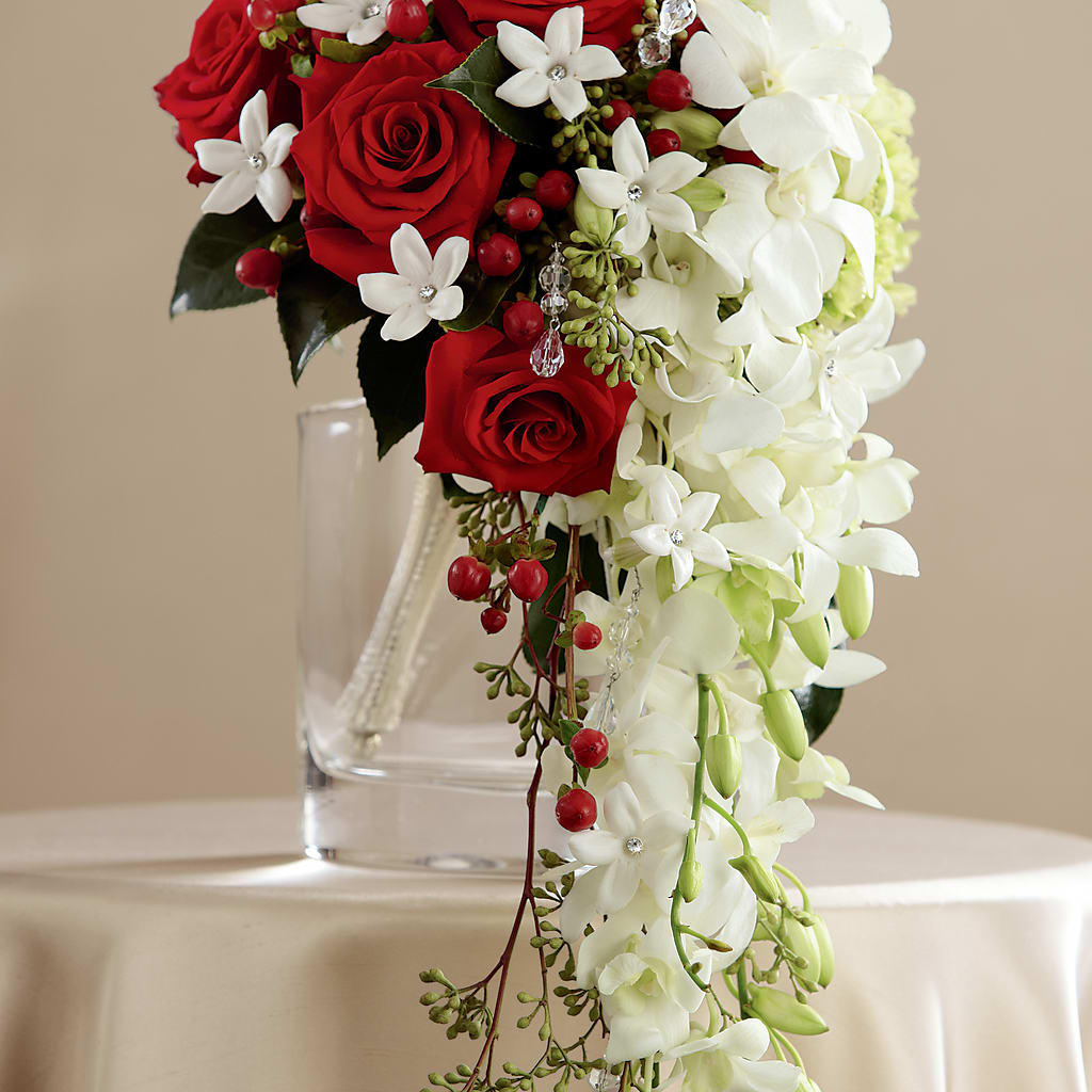 Here Comes the Bride Bouquet – LESLIE'S FLOWERS & PARTY SUPPLIES, Howell NJ
