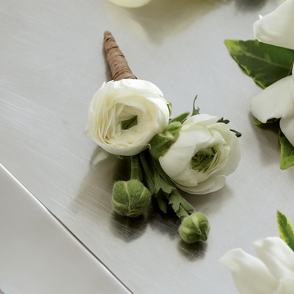 White Ranunculus Boutonniere – LESLIE'S FLOWERS & PARTY SUPPLIES, Howell NJ
