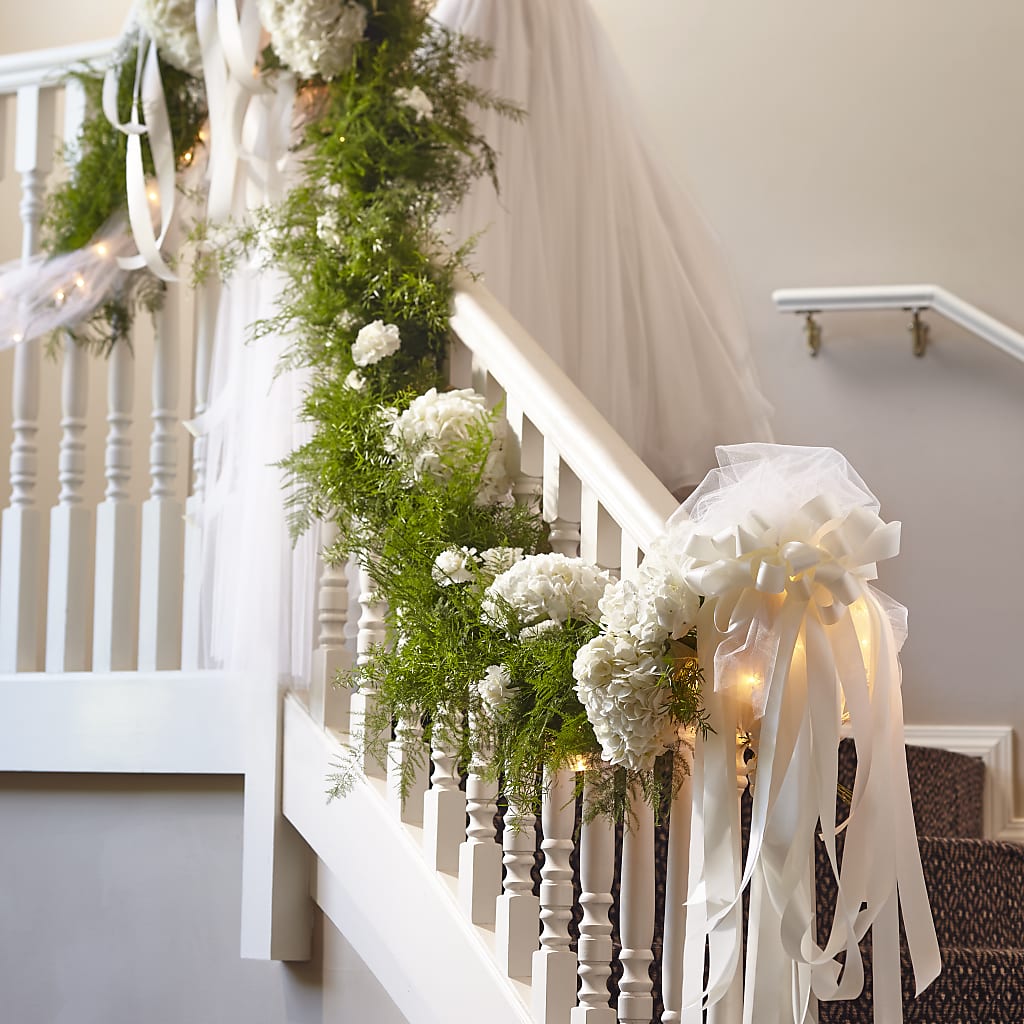 Champagne Dreams Garland – LESLIE'S FLOWERS & PARTY SUPPLIES, Howell NJ